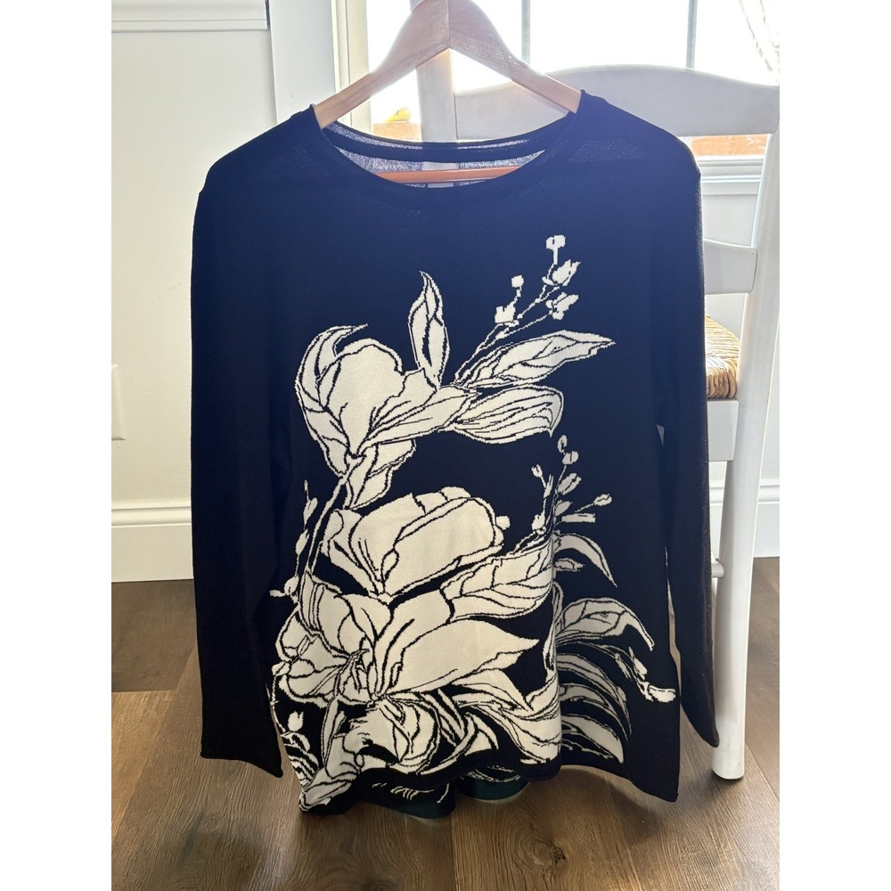 Chico's Black / White Floral Crewneck Pullover Tunic Sweater ~ Size 3 US Size XL